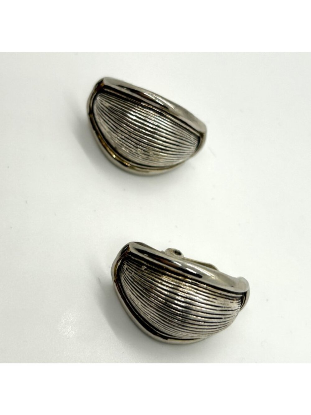 Vintage Silver-Tone Ribbed Clip-On Earrings Chunky Teardrop Dome Statement - Picture 4 of 10